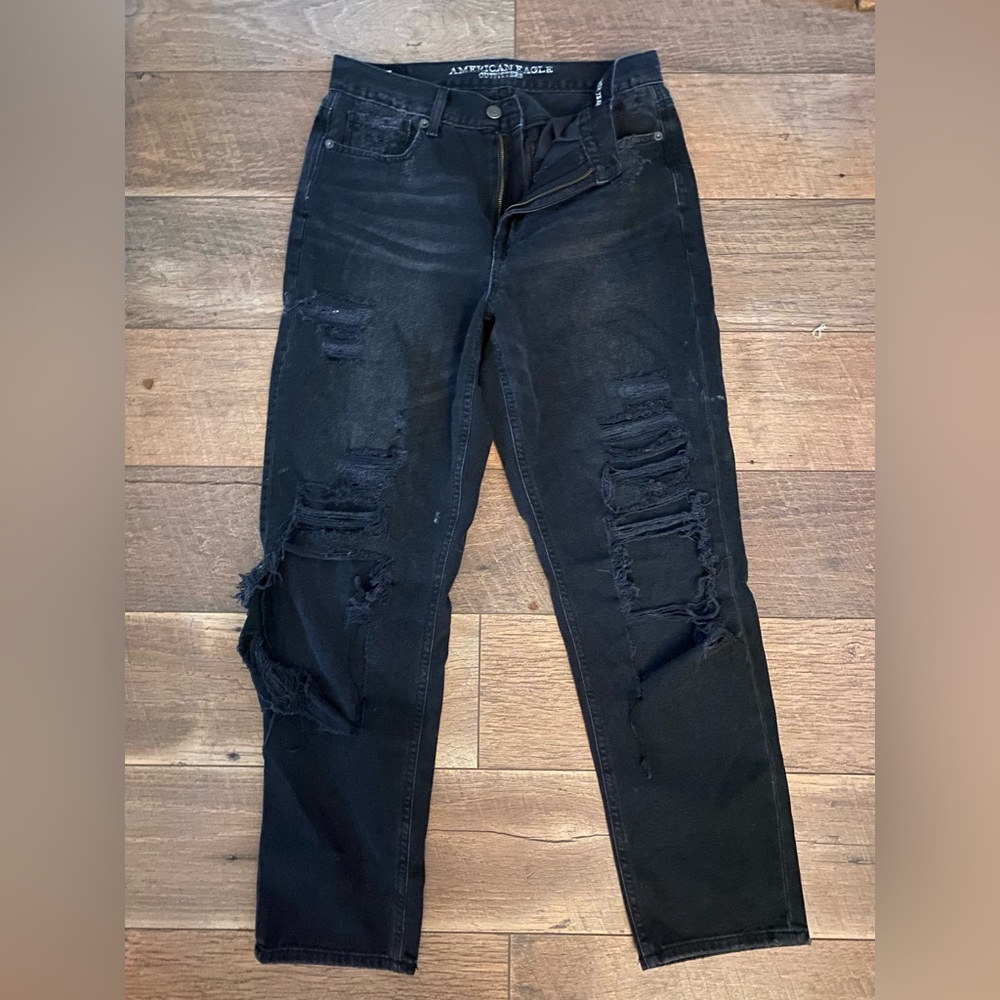 AE distressed mom jean